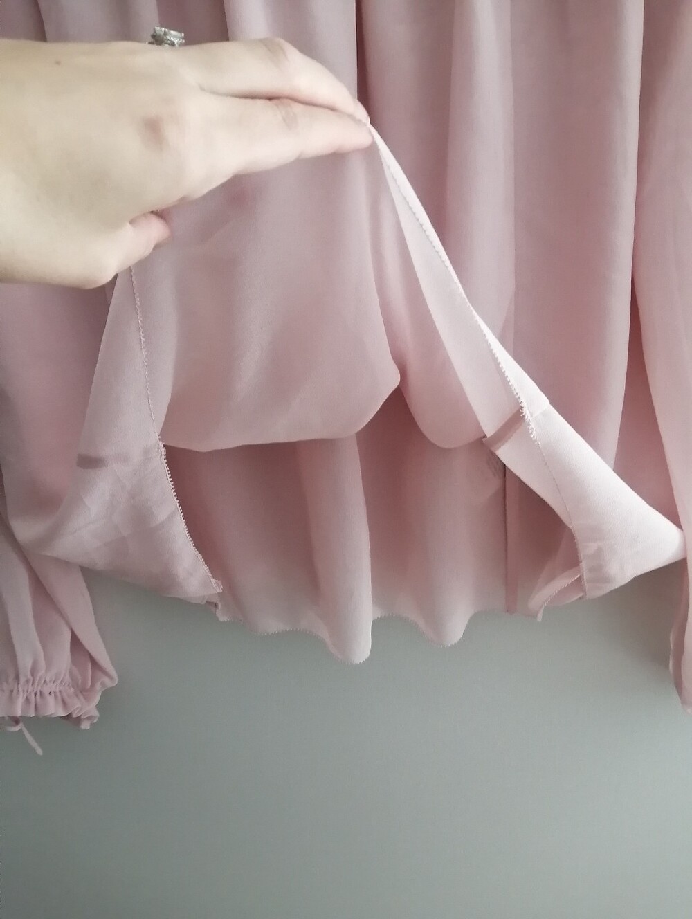Aritzia Wilfred Lourdes Pink Pleated Chiffon Blouse Shoulder Button Medium - Picture 9 of 15